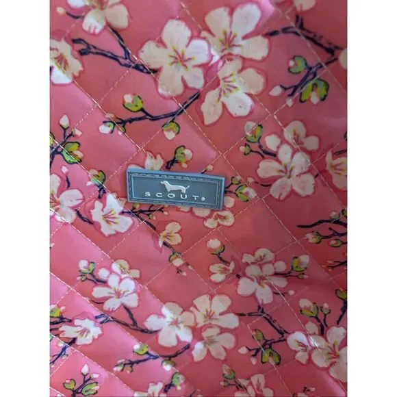 Scout Tote and Pouch - Picture 2 of 6